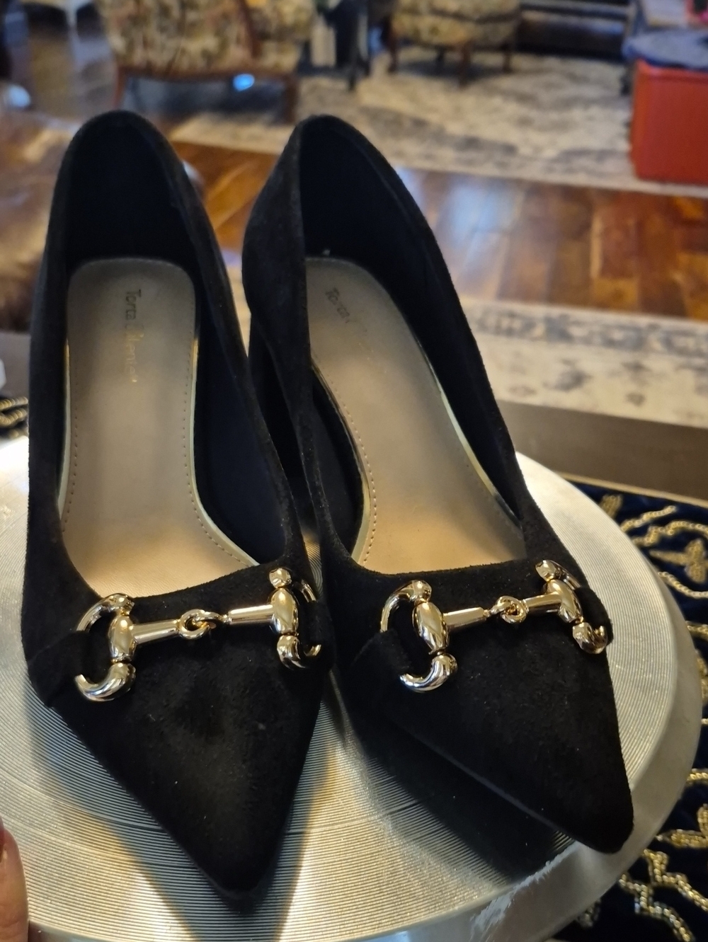 Torte Caliente Black Suede With Horsebit Chain Decor. Sz.8.(#2012sh)